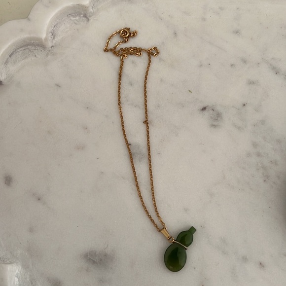 Vintage Boutique Jade Green Necklace - Picture 2 of 11